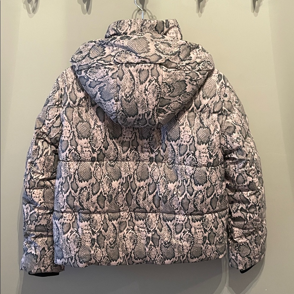 NWT GUESS Essie Gummy Animalier Puffer Jacket Size Large - Picture 8 of 14